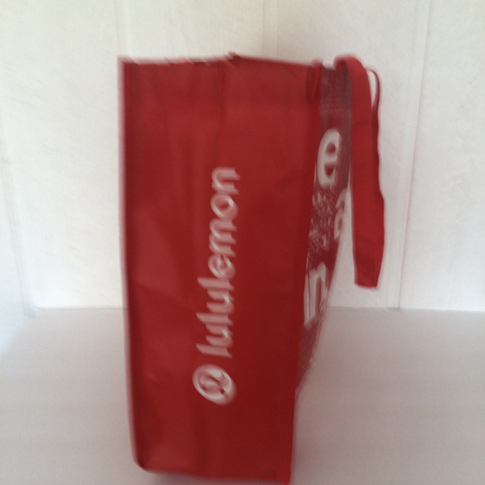 LULULEMON LARGE MANIFESTO RED AND WHITE TOTE BE ALL IN - Picture 4 of 9